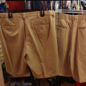 2 shorts pro tour 36 haggar 36